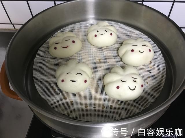 蒸制|80岁奶奶教我：馒头要想松软白胖又光滑，这2点很重要，涨知识