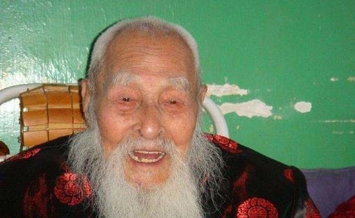 杨明运|他生于1897年,活了117岁,一生无儿无女,临终一语,让人感慨