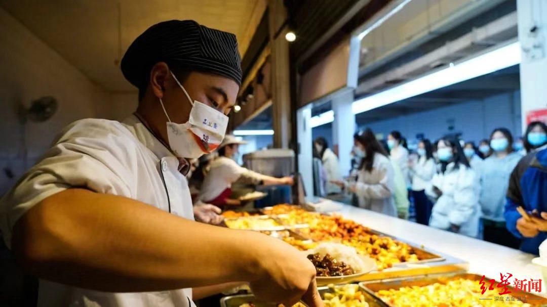 学生|学校食堂工作人员变黄码，烹饪专业学生主动请缨“接管”后厨！学生：味道好，分量足