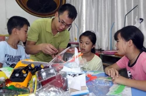 家长|家里一面墙贴满了娃的奖状，妈妈却开心不起来，是我也高兴不了