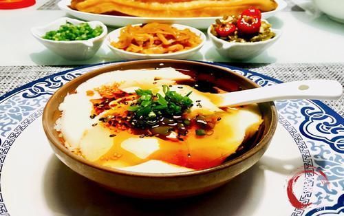 豆腐脑|自制豆腐脑,几乎无失败,冬季早上喝一碗热乎乎的豆腐脑,太舒服