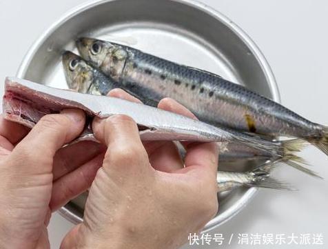 鱼肉|炸鱼时,裹面粉还是裹淀粉都不对,教你正确方法,外酥里嫩