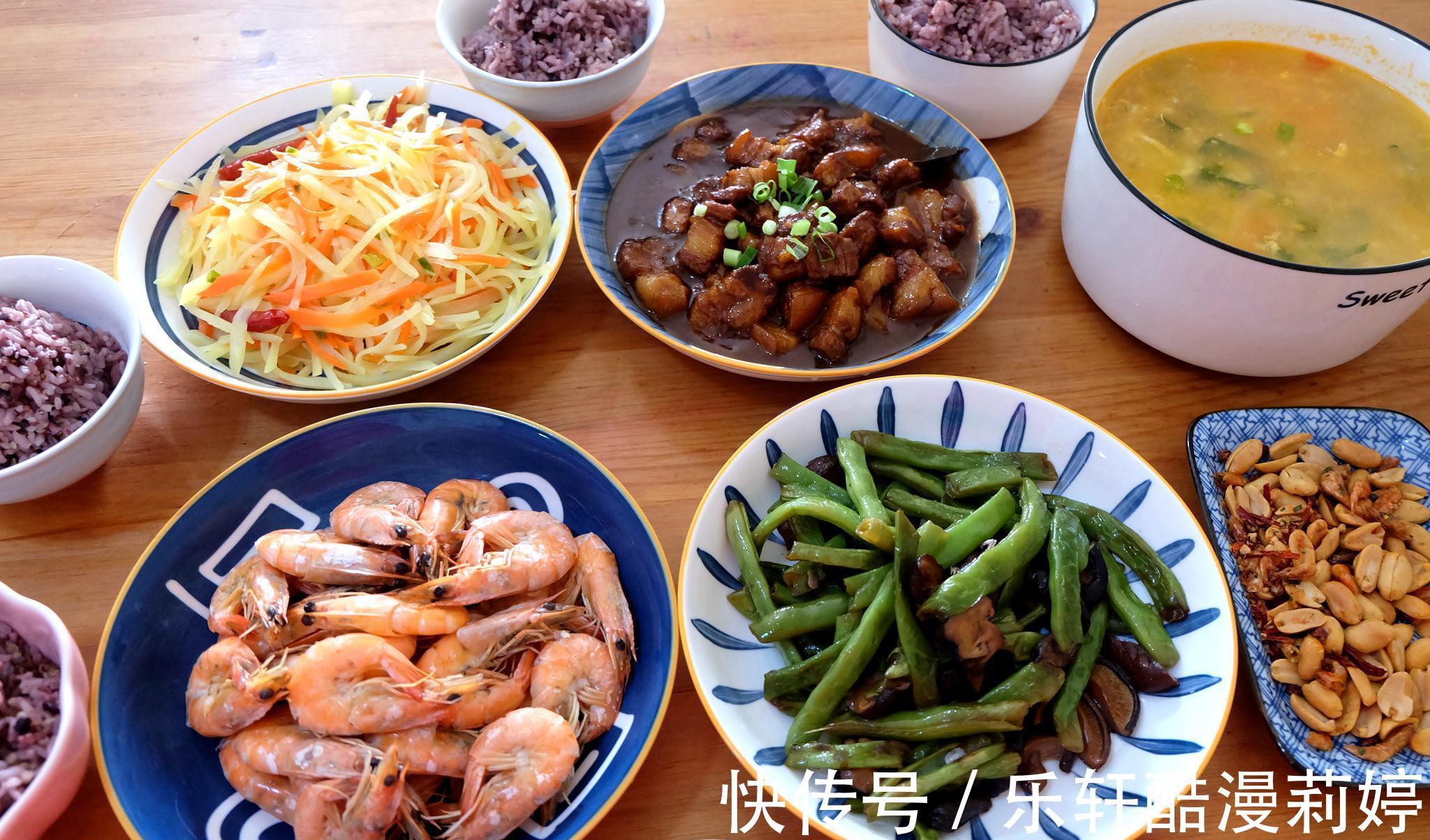 东北农民“大丰收”,做4道“硬菜”犒劳自己,这伙食相当不错!