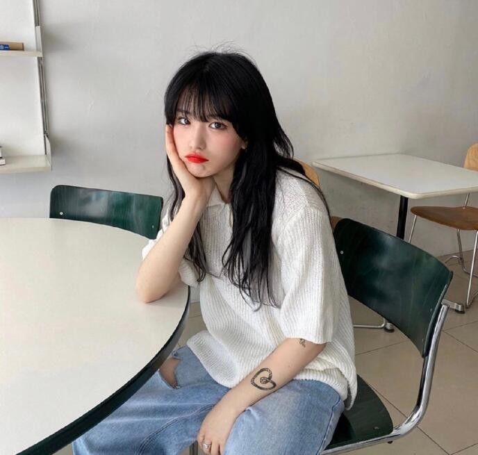 t恤|五官精致的金希佳 小姐姐风格搭配帅气