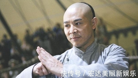 武师|霍元甲与慈禧保镖比武，为什么踢了两脚后，就不敢踢第三脚了？