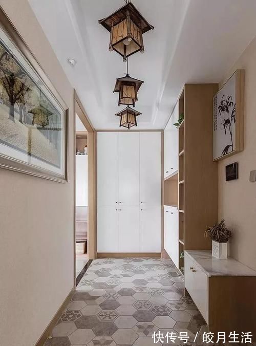大面积|玄关，别再通铺瓷砖了，当下年轻人都喜欢这样装，也太好看了吧