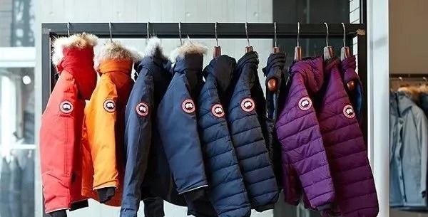 衣服|一件衣服动辄上万！一度排队卖断货的网红品牌“翻车”了