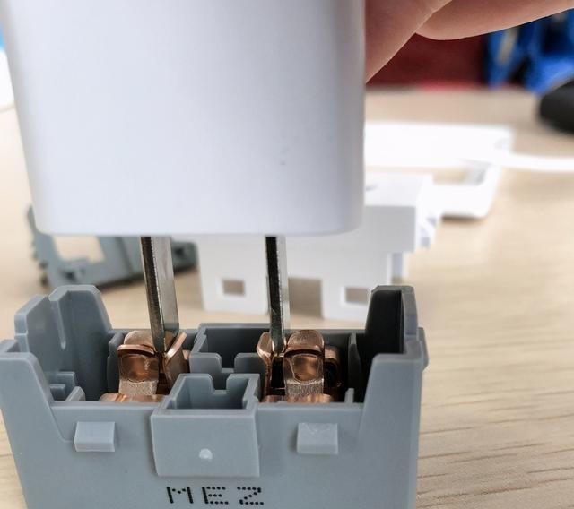 攻略|开关插座从8块到100块都有,5分钟让您知道选购攻略,超实用