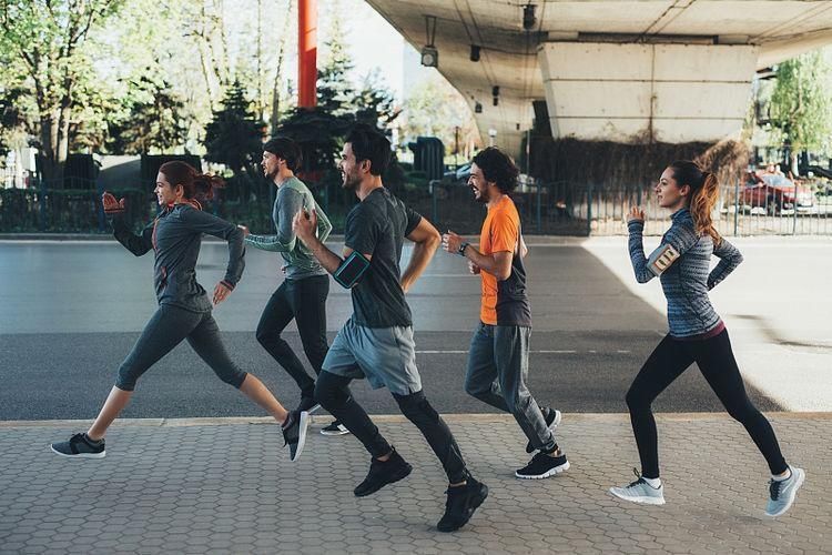 跑步机|跑者切记重点在跑步的时候，千万要避免这4点