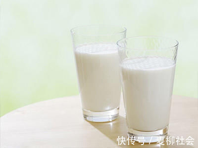 摩罗丹|牛奶真的可以养胃吗?医生:这三类人不建议喝
