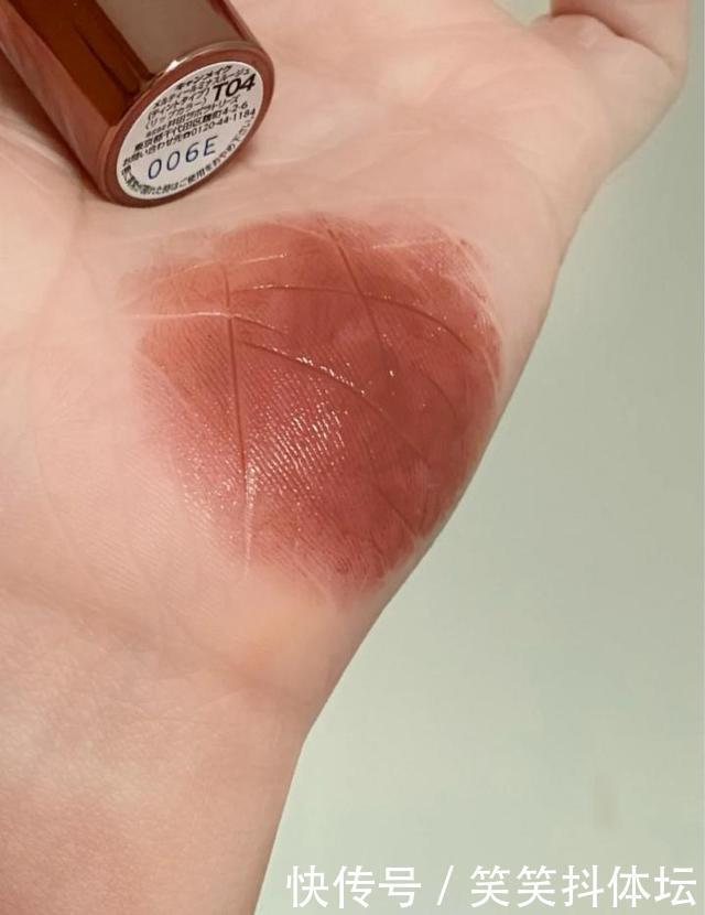 平价|让人看不出是平价口红的牌子，黄皮涂也好看，上街还会被人问色号