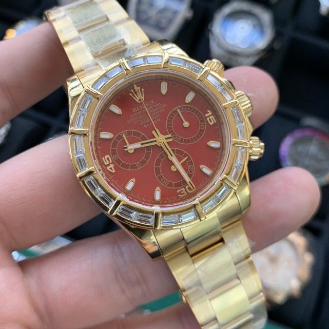 大c论表：劳力士迪通拿改装中国红字面，圈口镶嵌莫桑钻