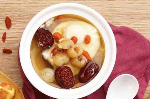 桂圆红枣|聪明的女人最爱喝此汤,比阿胶更补气血,排毒养颜,睡眠好