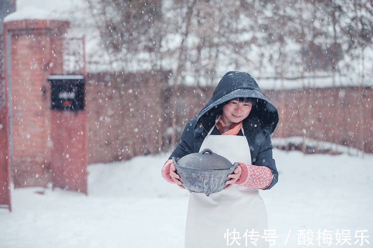 改造|2年砸下50万,他将土房改造成豪宅,见到雪中的庭院,我哭了