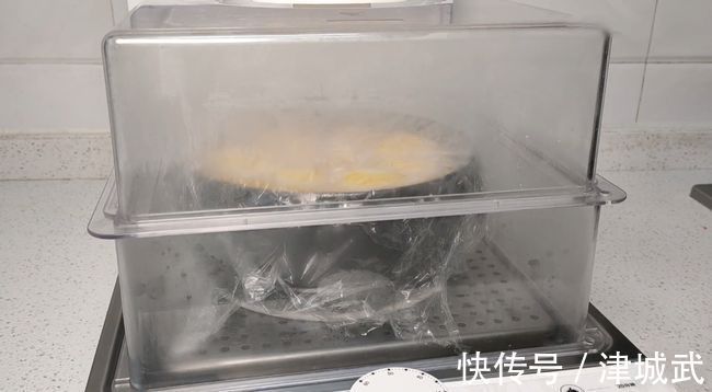 想吃面包不用买，方法简单不用烤箱，在家就能做，出锅暄软又拉丝