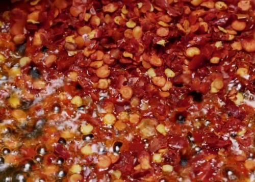  想吃香辣牛肉酱不用买，在家教你轻松做，烹饪简单，美味又解馋