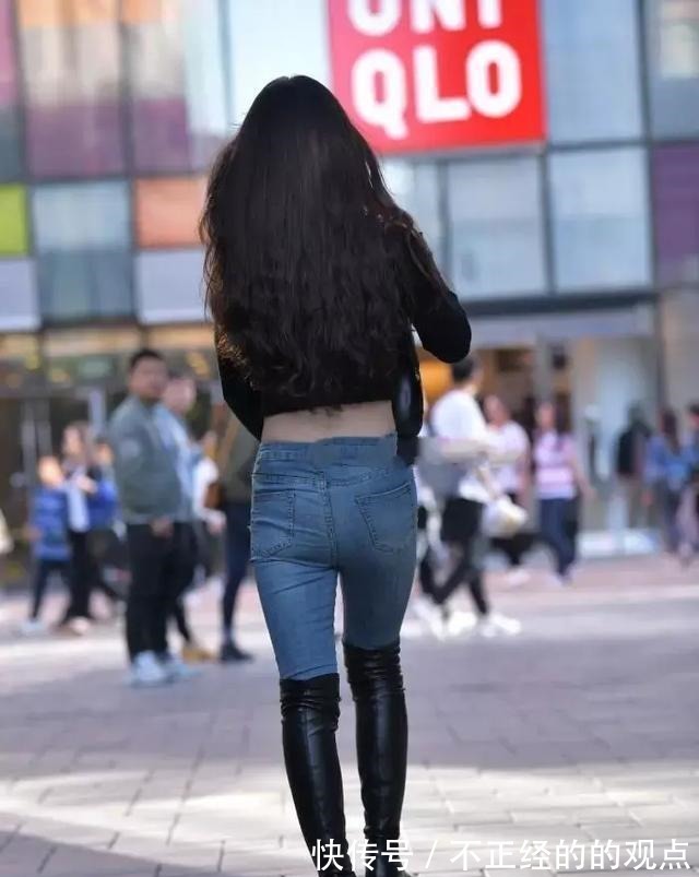 紧身 舒适自在的打底裤穿搭显得有品位,显得性感动人,弹力十足!