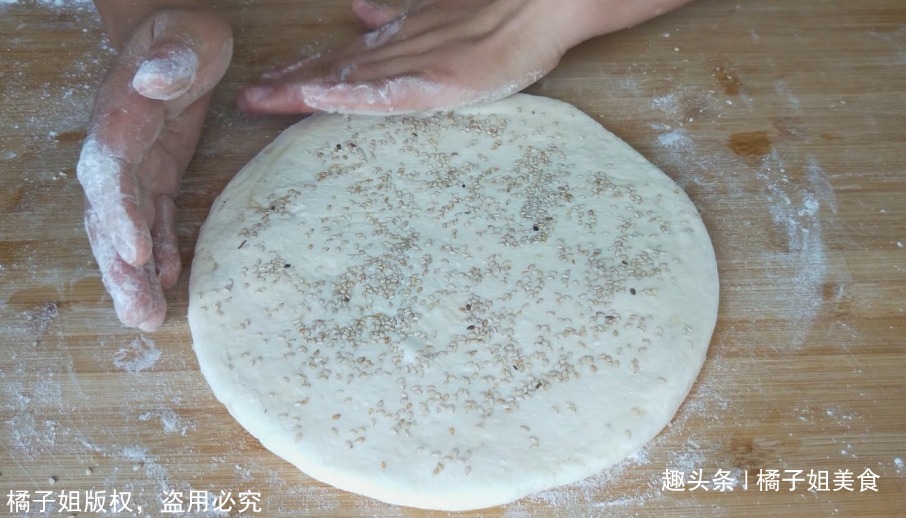 面粉别只蒸馒头了，农村妈妈30年的经验，教你做最好吃的发面饼