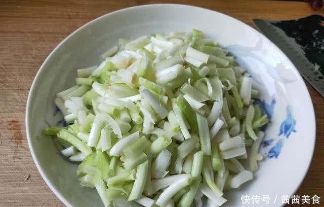 老公用它炒鸡蛋，几十年来第一次看到，没想到又香又嫩，这么好吃