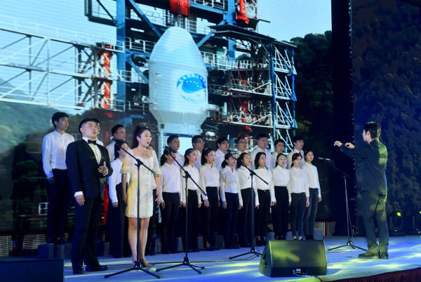 什么是“北斗精神”每天分析的数据叠出一座东方明珠,加班时长可看2200场电影