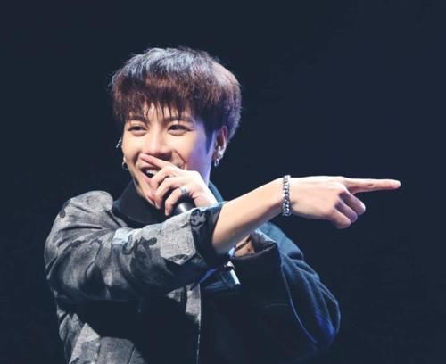 《创4》总决赛嘉宾曝光，邵明明和韩美娟再度同台，王嘉尔和赵薇是重头戏