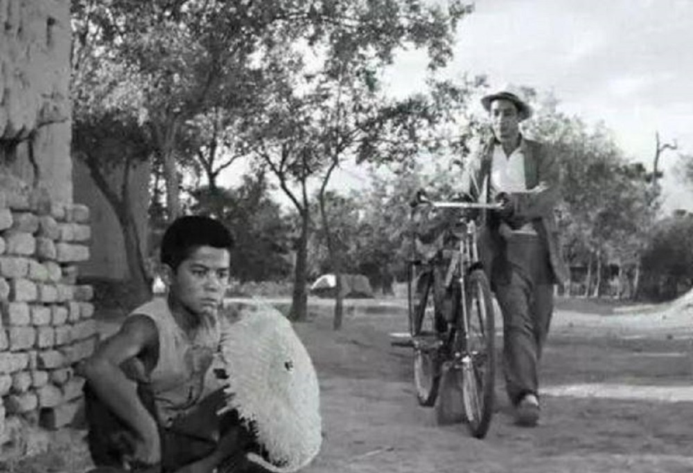 自行车|为什么抗战剧里,鬼子们都在地上跑,汉奸却骑自行车?