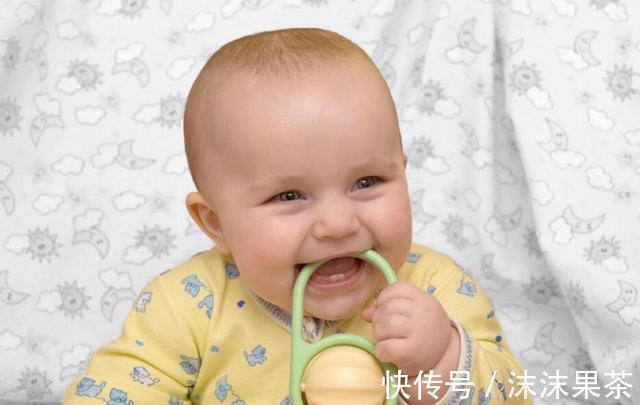 口欲|宝宝不管拿到什么都爱往嘴里塞为啥?背后隐藏着心理暗示,你要懂