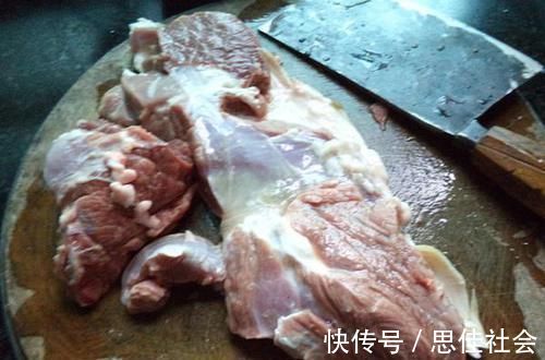 清洗羊肉，不要直接用水洗！30年老师傅教你，羊肉快速洗净无膻味