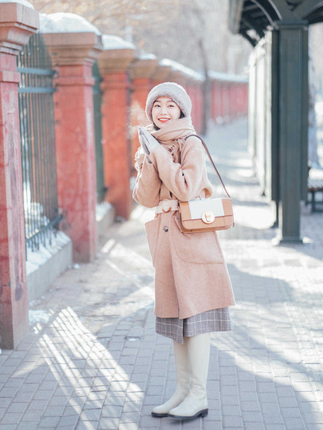 白裤子|最近又降温了,冬天大衣别老配打底裤,换种方式更保暖