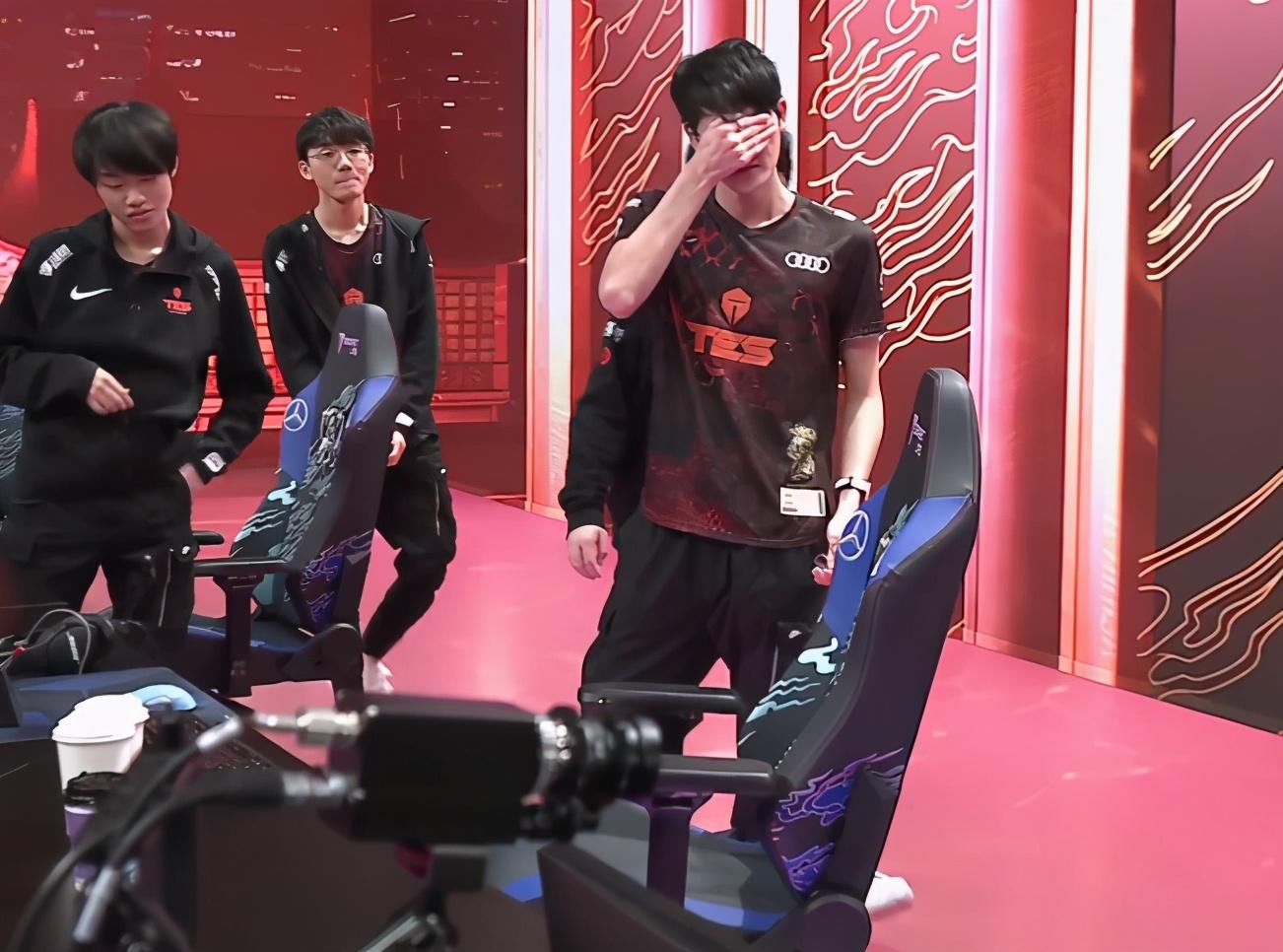 席位|滔搏开始营业，JKL连接两大奢侈品广告，全明星席位也会是他