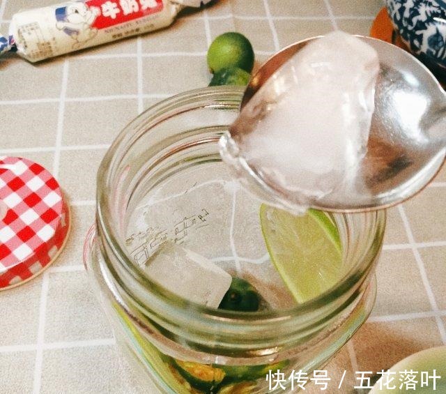 雪碧|青柠雪碧冰饮,喝一口透心凉!