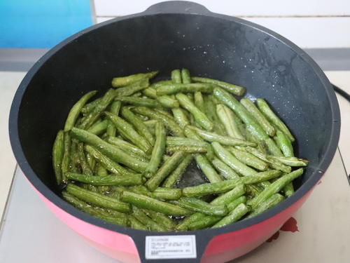 快手|土豆烧豆角，简单快手家常菜，口感好味道浓，隔三差五吃一回