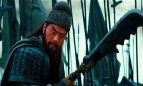 有何|关羽斩华雄时，袁绍提起颜良文丑有何含义，他们能够打败华雄吗