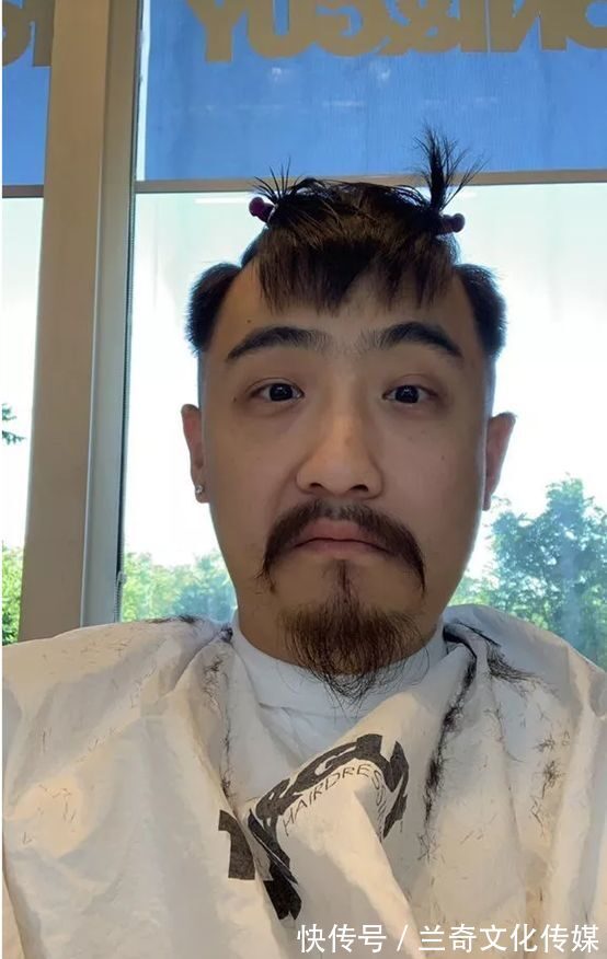 |PS搞笑恶搞:求大神换个比较美的背景