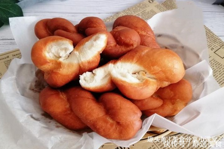 想吃麻花别再出去买了,试试此做法,外酥里软,零添加,特好吃