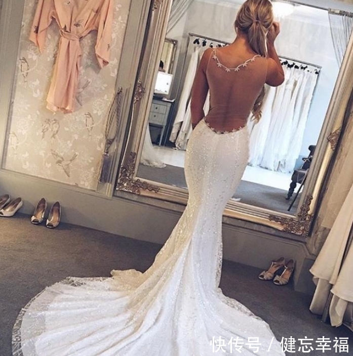 身材|国外女模特今年29岁，健身9年练出完美身材，穿婚纱的样子好美！