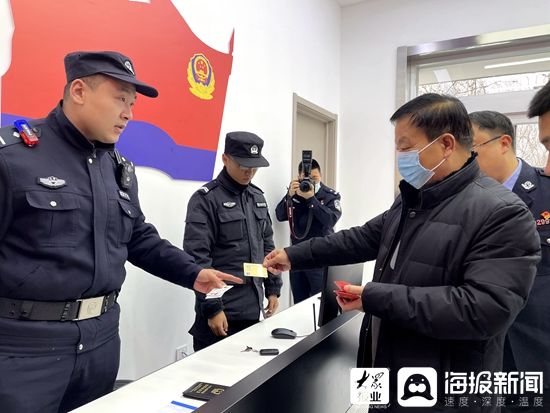 西冶街|博山公安：街角警徽闪耀 服务群众“零距离”