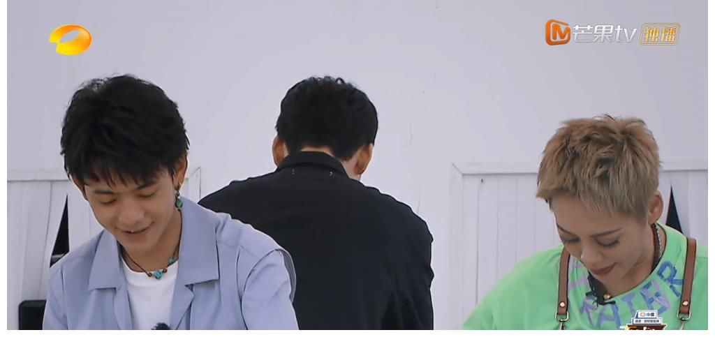 哥哥|丁真去參加《中餐廳》收獲不小，干媽叔叔哥哥都有了，對(duì)未來有很大幫助