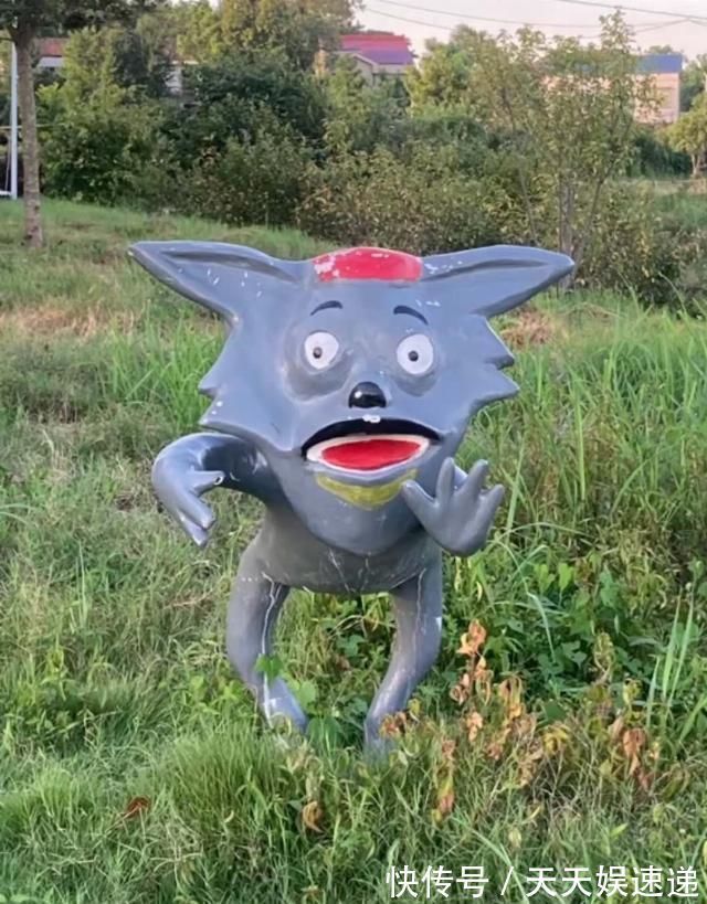 黑猫警长|“乡村版漫展”有多搞笑红太狼秒变“平底锅脸”,哪吒脸也歪了