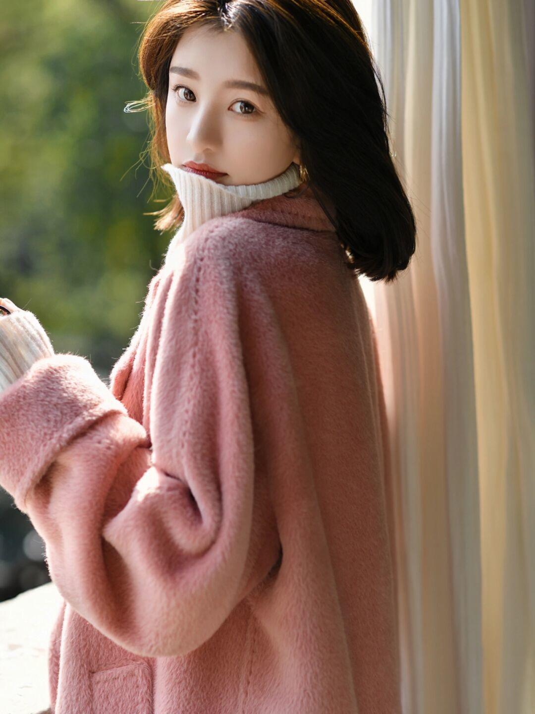 搭配|这才是优雅女性冬季最高级搭配,4款实用大衣分享给你,真美