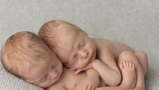顺产|医生大叫“我摸到脐带了”宝妈吓哭，35周+3顺产双胞胎