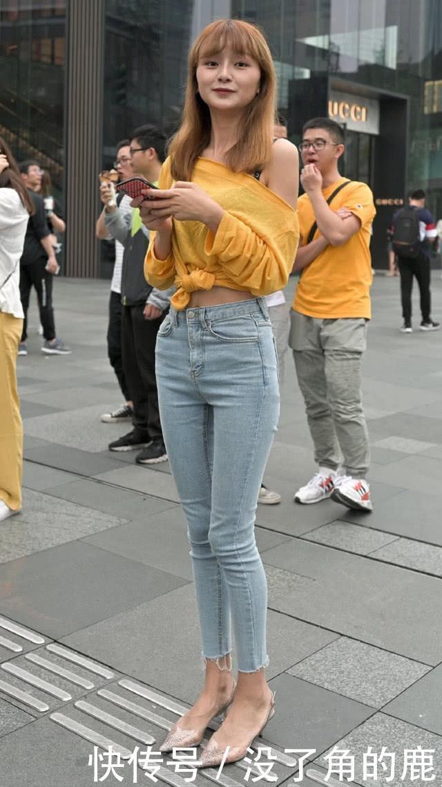 芒果黄雪纺衫配牛仔长裤,高挑优雅,彰显现代女性气质
