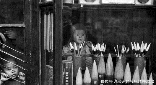 骑马|民国老照片:男子骑马迎娶新娘,第二张的店铺让人吃惊!