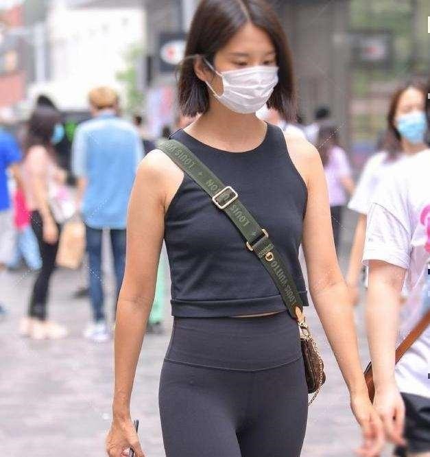 穿搭 优雅十足的瑜伽裤穿搭真的好靓丽,你负责优雅就可以,高挑显瘦!