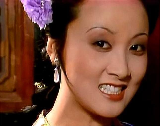  凤姐|红楼梦：难怪刘姥姥只念凤姐的恩，不念王夫人的恩，看凤姐说了啥