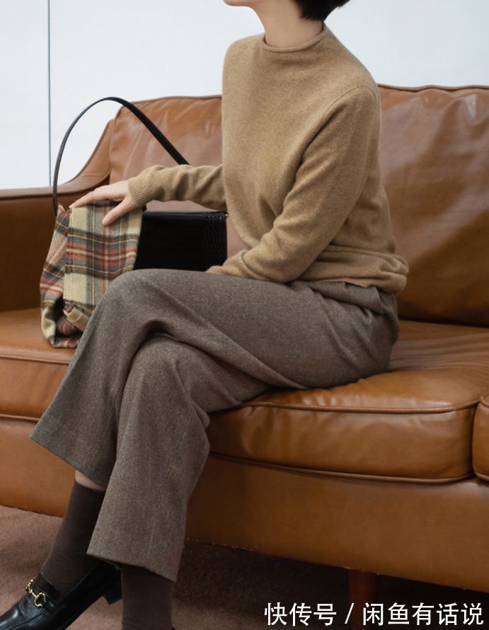 耐磨性|难怪小脚裤失宠了,现在中年女人爱穿“阳离子裤”,百搭又显气质