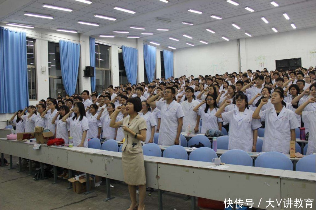 医学专业|大学毕业想当医生，“伪医学”类专业不要选，否则无法实现愿望