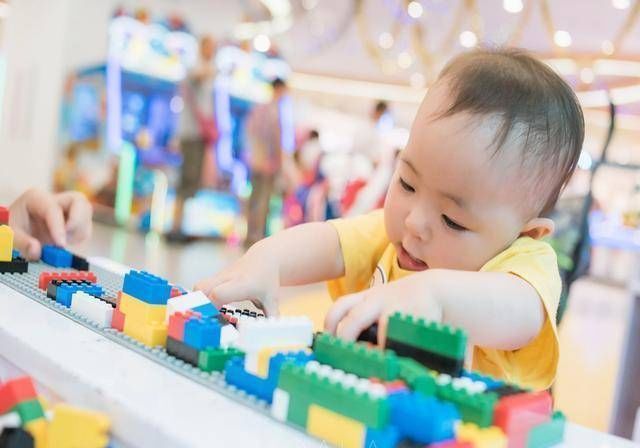 关键期|宝宝的语言发展有“阶段性”,把握好这三个关键期,帮宝宝早发声