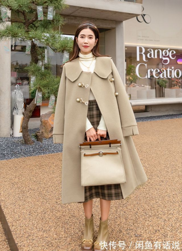 中年女人|个子不高的中年女人,穿大衣尽量别搭阔腿裤,配半裙才优雅又显高
