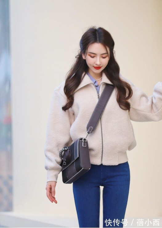 时髦 人人都有的牛仔裤怎么穿才时髦?一看上衣、二看鞋子,照搬就OK